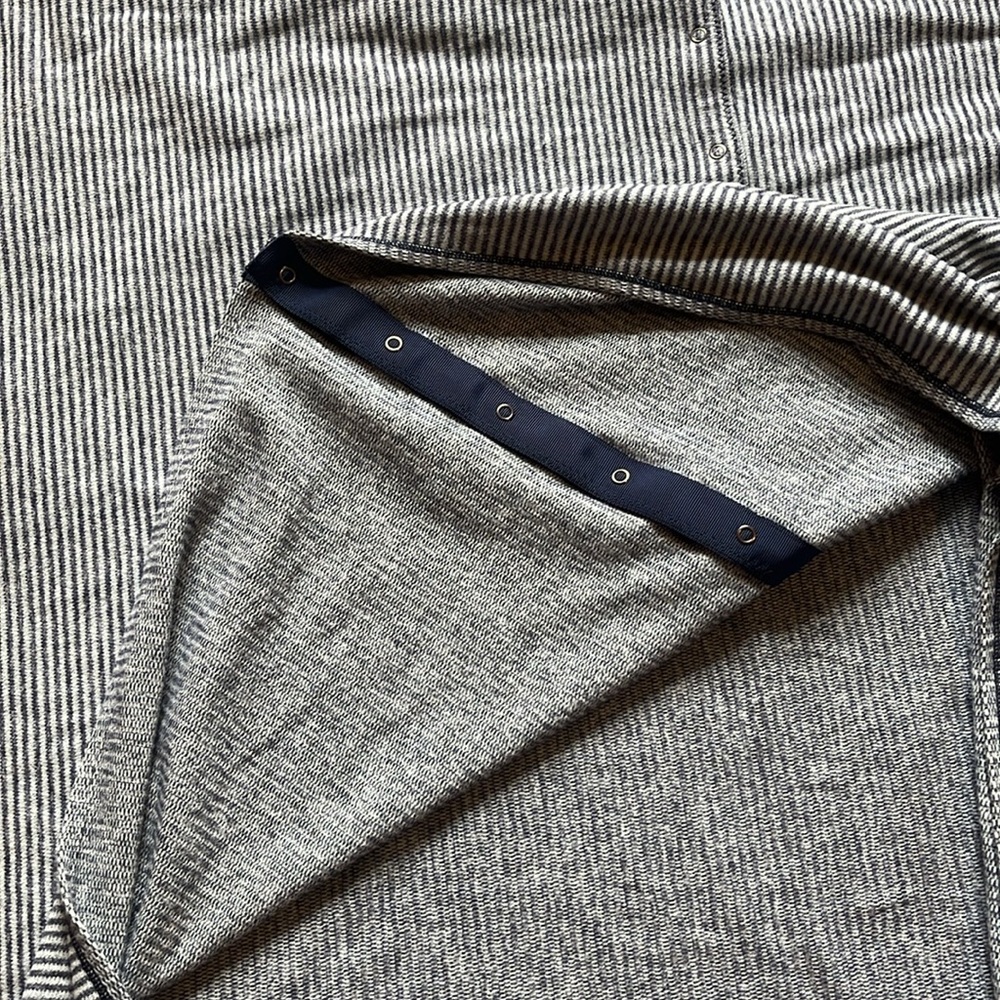 Lululemon Vinyasa Scarf - Mini Stripe Blue and Grey - EXCELLENT